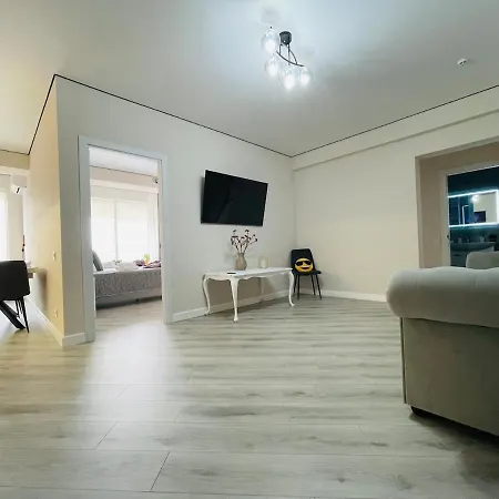 Apartment Spacious, With Panoramic Glazing, Center And Airport *