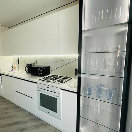 Apartment Spacious, With Panoramic Glazing, Center And Airport *