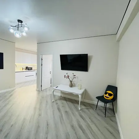 Spacious, With Panoramic Glazing, Center And Airport Apartment