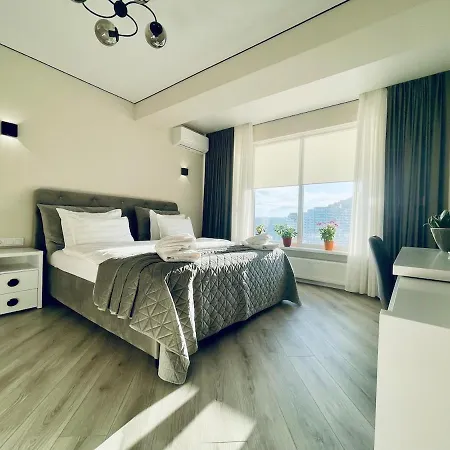 Spacious, With Panoramic Glazing, Center And Airport Chisinau